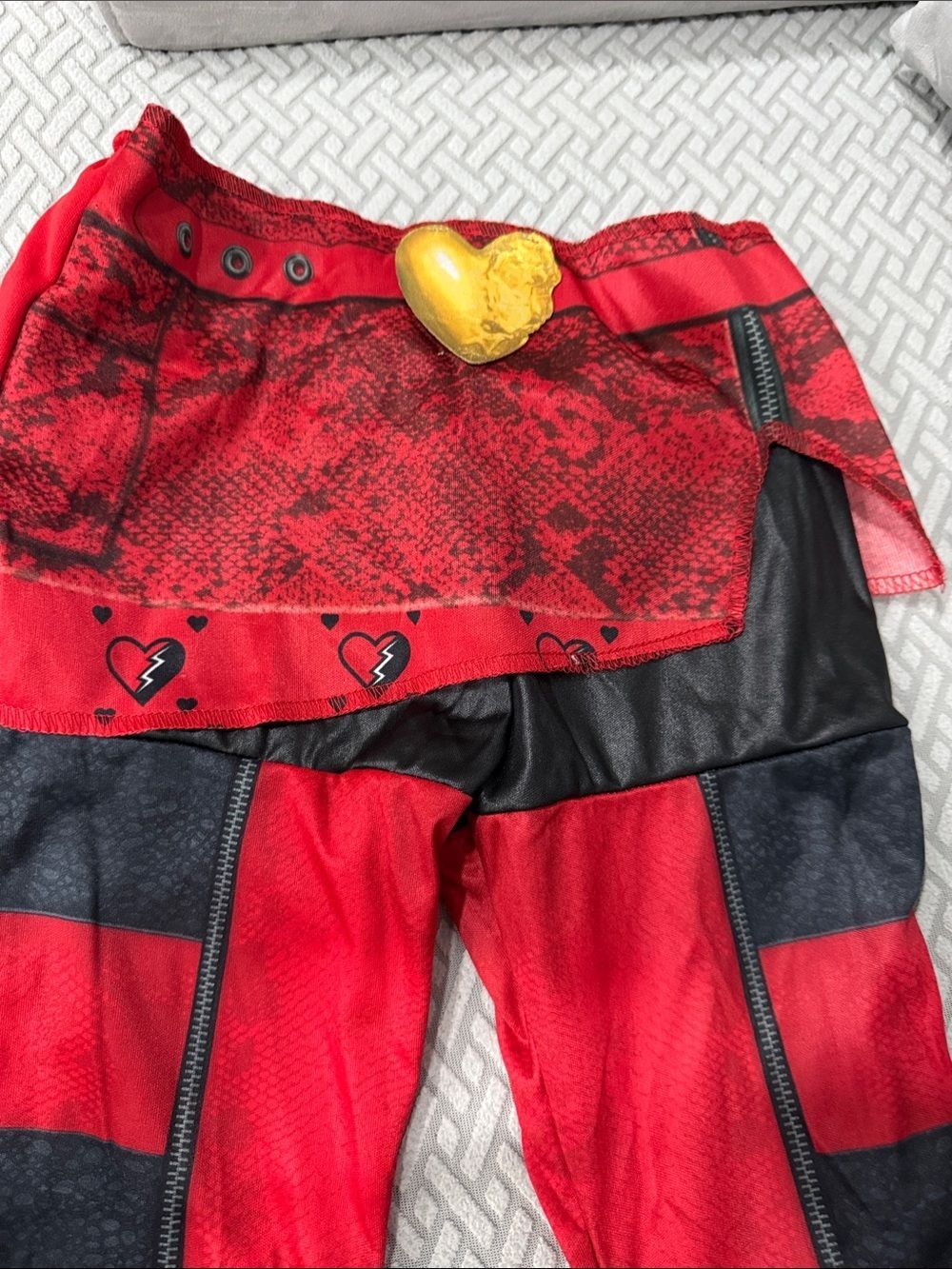 Disney Descendants 4 Deluxe The Rise Of Red Halloween Costume Small 4/6X - Picture 11 of 13